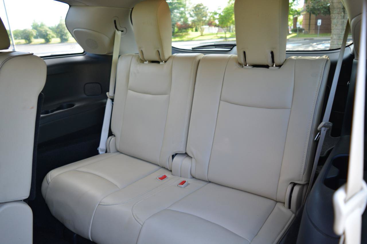 Used 2019 INFINITI QX60 Luxe w/ Sensory Package AWD/4WD image 13