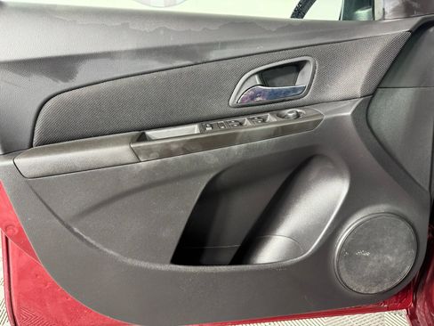 Used 2016 Chevrolet Cruze LT image 34