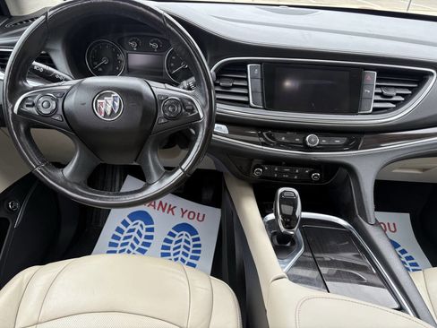 Used 2019 Buick Enclave Essence image 19