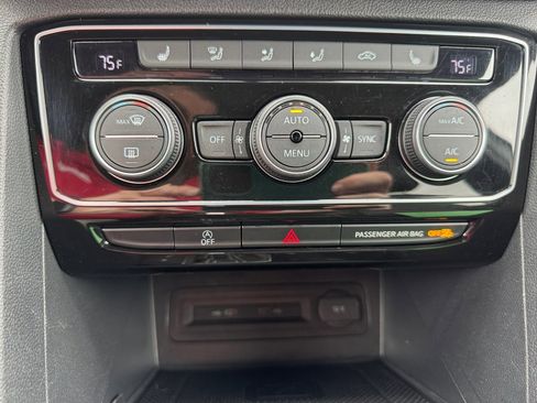 Used 2023 Volkswagen Atlas Cross Sport SE image 18