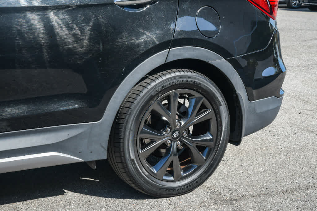 Used 2017 Hyundai Santa Fe Sport FWD image 11