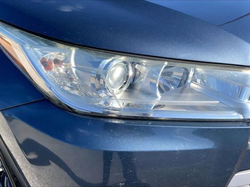 Used 2017 Toyota Highlander XLE image 27
