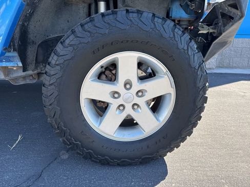 Used 2014 Jeep Wrangler Sport image 3