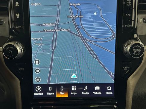 Used 2024 RAM 3500 Laramie image 29