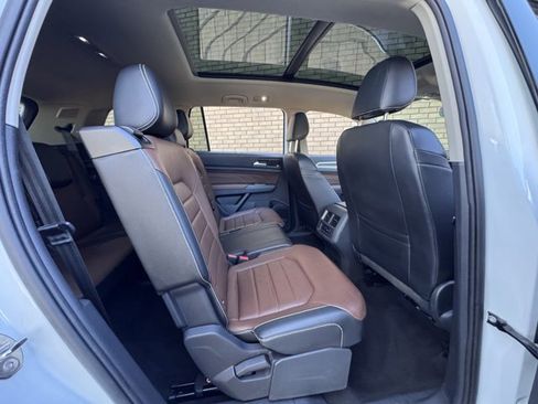 Used 2021 Volkswagen Atlas SEL Premium image 13