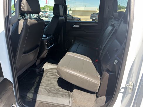Used 2025 Chevrolet Silverado 3500 LTZ w/ LTZ Convenience Package AWD/4WD image 11