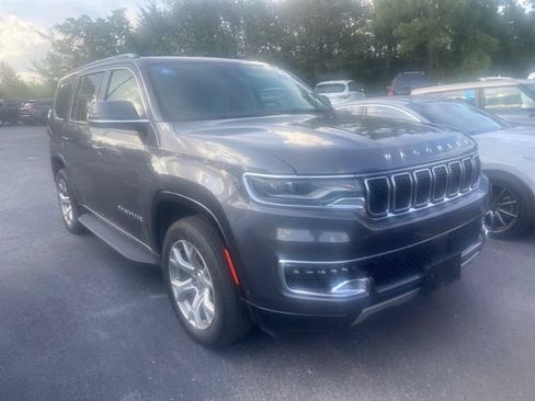 Used 2022 Jeep Wagoneer Series II AWD/4WD image 2