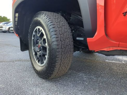 Used 2024 Toyota Tacoma TRD Off-Road w/ TRD Off Road Upgrade Package AWD/4WD image 38