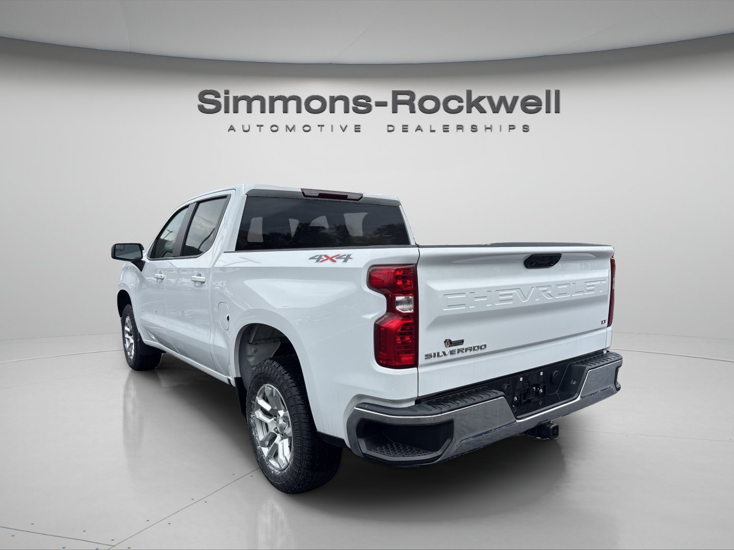 Used 2024 Chevrolet Silverado 1500 LT AWD/4WD image 3
