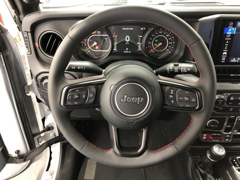 Certified 2024 Jeep Wrangler Unlimited Rubicon image 21