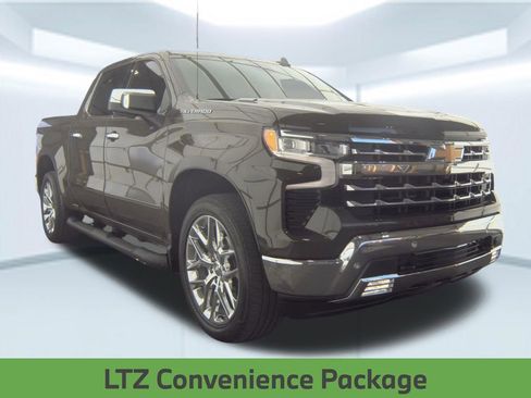 Used 2023 Chevrolet Silverado 1500 LTZ w/ Technology Package AWD/4WD image 5