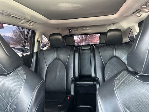 Used 2023 Toyota Highlander Platinum image 24