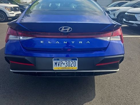 Used 2025 Hyundai Elantra SEL FWD image 5