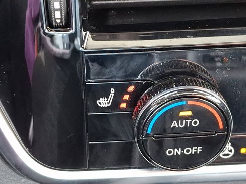 Used 2021 Nissan Rogue Platinum image 27