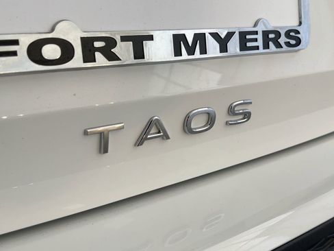 New 2026 Volkswagen Taos SE image 33