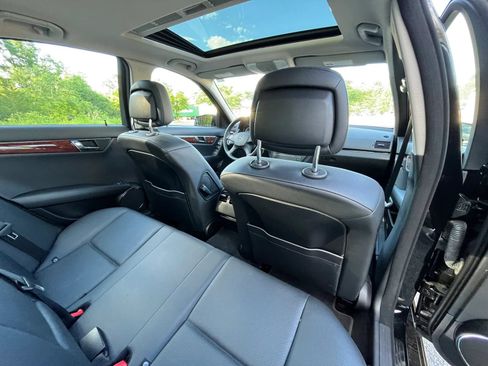 Used 2011 Mercedes-Benz C 300 4MATIC Sedan image 19