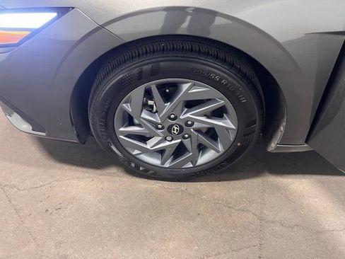 Used 2024 Hyundai Elantra SEL image 29
