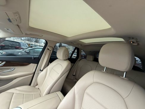 Used 2019 Mercedes-Benz GLC 300 4MATIC image 37