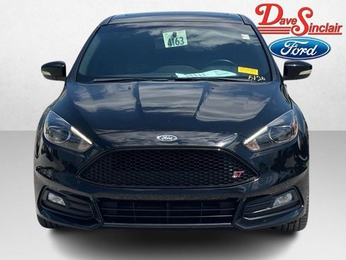 Used 2018 Ford Focus ST w/ Equipment Group 401A FWD image 2