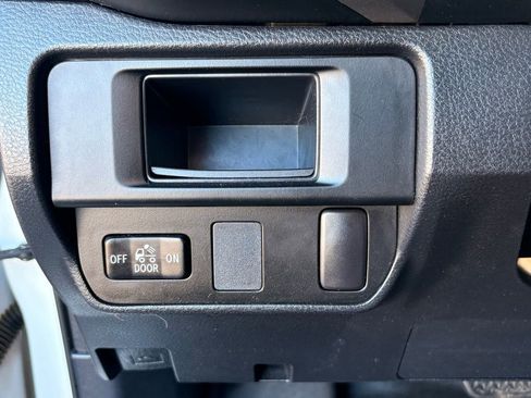 Used 2017 Toyota Tacoma SR5 w/ Tow Package image 26