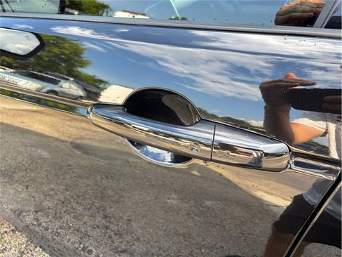 Used 2022 Land Rover Discovery Sport SE R-Dynamic image 16