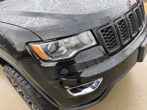 Used 2017 Jeep Grand Cherokee Laredo w/ Quick Order Package 2BE image 20