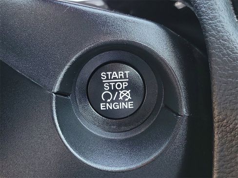 Used 2021 Jeep Compass Limited image 9