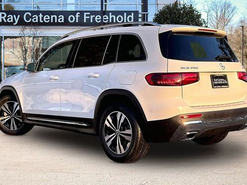 Used 2026 Mercedes-Benz GLB 250 4MATIC image 12