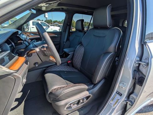 New 2024 Jeep Grand Cherokee Summit AWD/4WD image 12