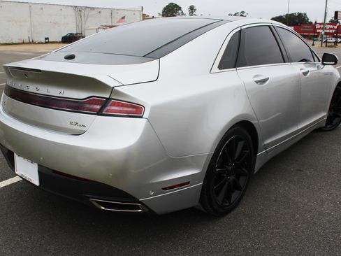 Used 2013 Lincoln MKZ Base image 15