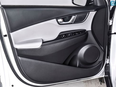 Used 2023 Hyundai Kona SE w/ Cargo Package FWD image 15