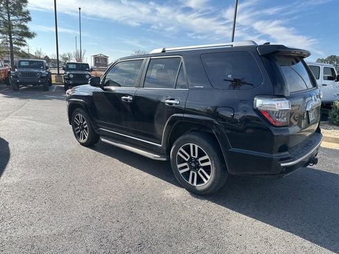 Used 2018 Toyota 4Runner SR5 image 8