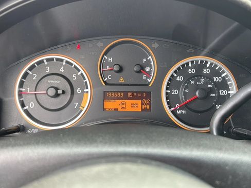 Used 2008 Nissan Titan LE AWD/4WD image 6