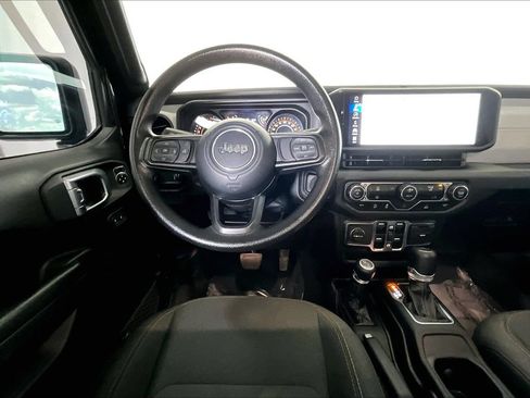 Used 2024 Jeep Gladiator Sport AWD/4WD image 4