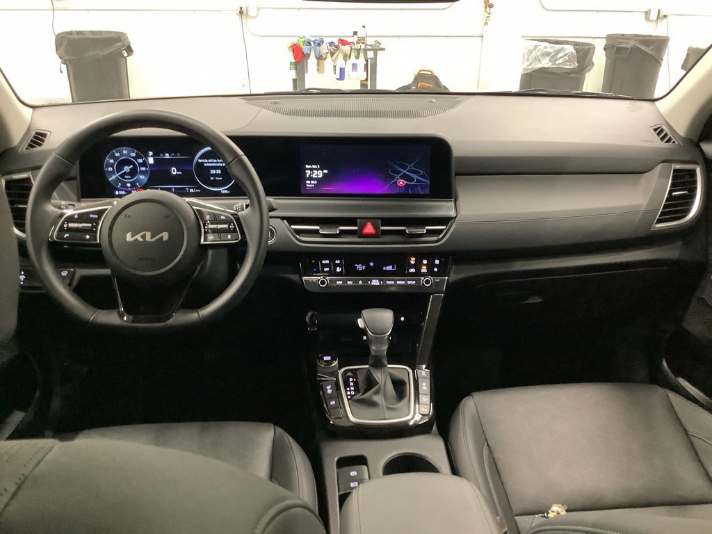 Certified 2026 Kia Seltos SX w/ SX Sunroof Package AWD/4WD image 7