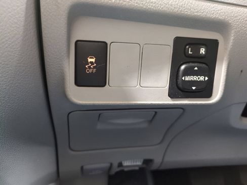 Used 2013 Toyota Corolla LE FWD image 20