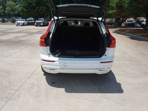 Used 2023 Volvo XC60 B5 Plus FWD image 15