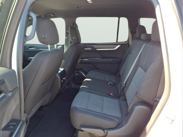 Used 2025 GMC Acadia Elevation AWD/4WD image 11