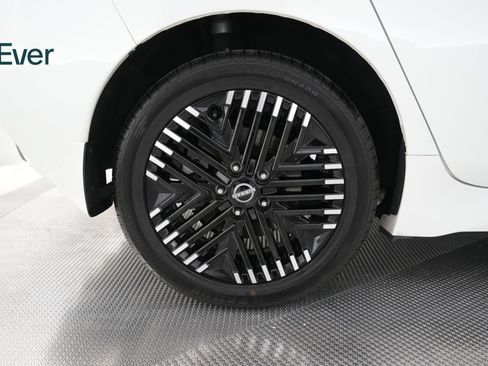 Used 2024 Nissan Leaf SV Plus FWD image 9