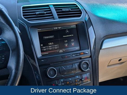 Used 2016 Ford Explorer XLT w/ Equipment Group 202A FWD image 18