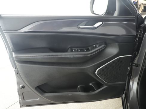 Certified 2021 Jeep Grand Cherokee L Laredo w/ Luxury Tech Group I image 8