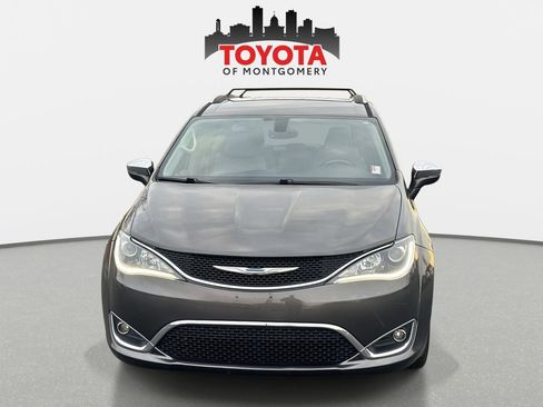 Used 2018 Chrysler Pacifica Limited image 8
