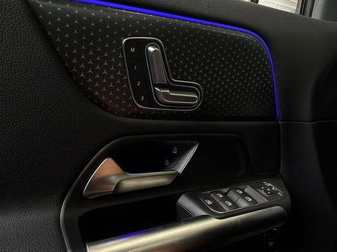 Used 2025 Mercedes-Benz GLA 250 image 22