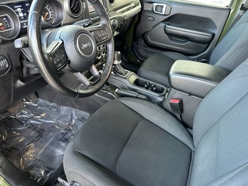 Used 2021 Jeep Gladiator Willys image 9