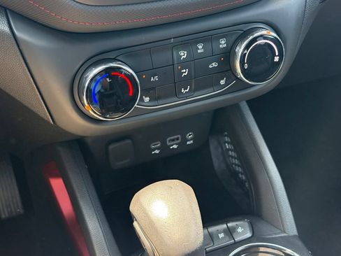 Used 2022 Chevrolet TrailBlazer RS FWD image 27