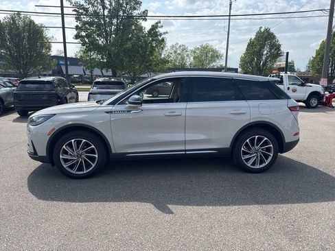 Used 2024 Lincoln Corsair AWD w/ Equipment Group 101A image 2