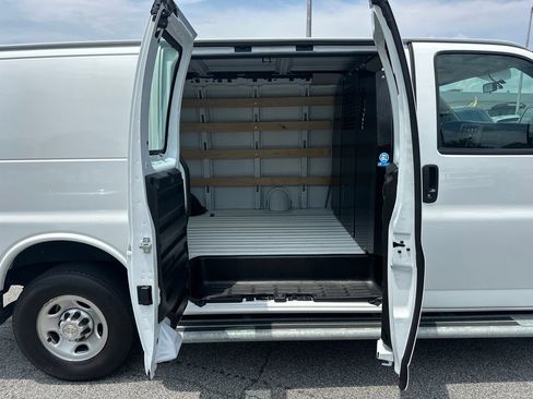 Used 2024 Chevrolet Express 2500 w/ Driver Convenience Package RWD image 15