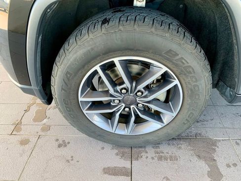 Used 2019 Jeep Grand Cherokee Limited w/ Trailer Tow Group IV AWD/4WD image 12