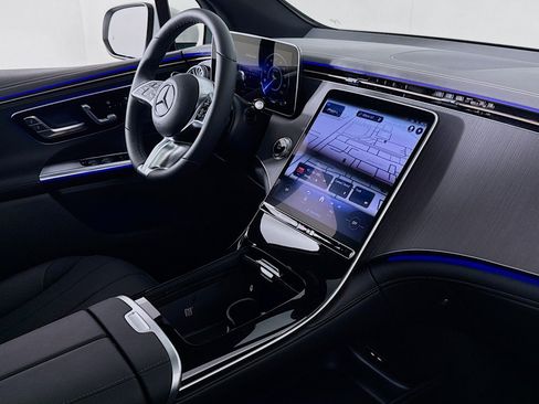 New 2026 Mercedes-Benz EQE 320 4MATIC SUV image 14
