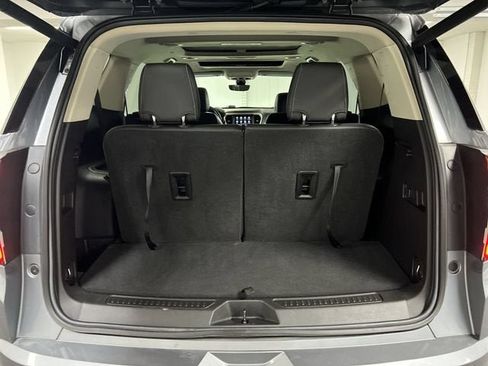 Certified 2022 GMC Acadia Denali w/ Denali Ultimate Package AWD/4WD image 27
